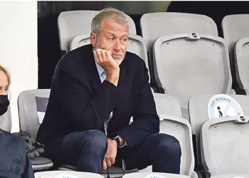 Abramoviç Chelsea’yi yönetmekten men edildi