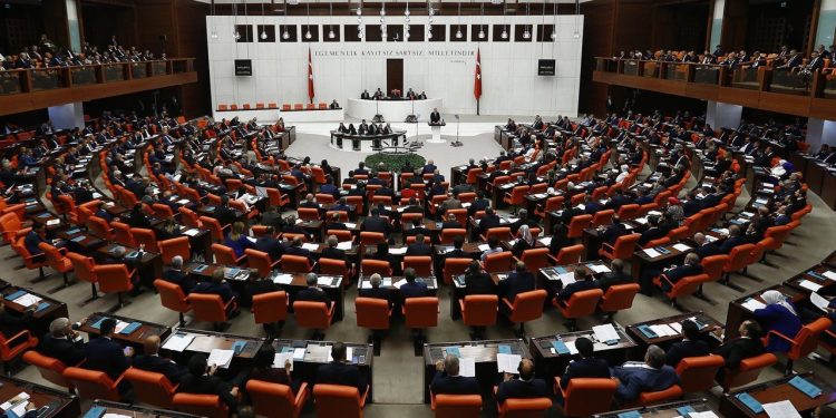 AKP ‘nükleer düzenleme’ teklifini Meclis’e sundu