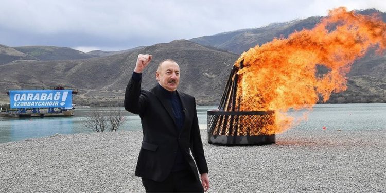 Aliyev Karabağ’da Nevruz ateşi yaktı