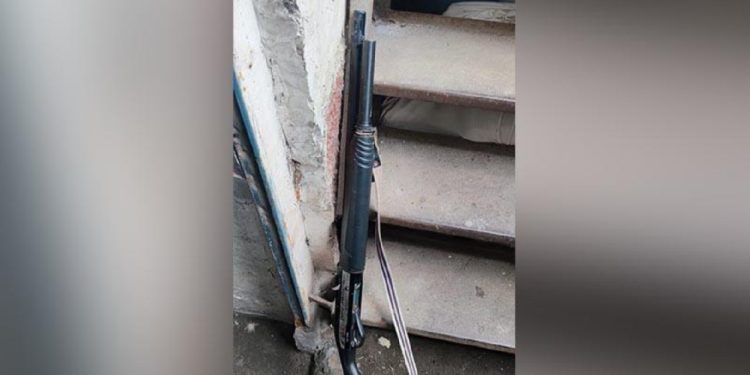Av tüfeğiyle kapısına dayanan eşinden KADES ile kurtuldu