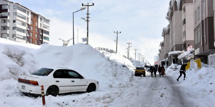 Bitlis’te 116 köy yolu kapandı: 1 ilçede taşımalı eğitime ‘kar’ engeli