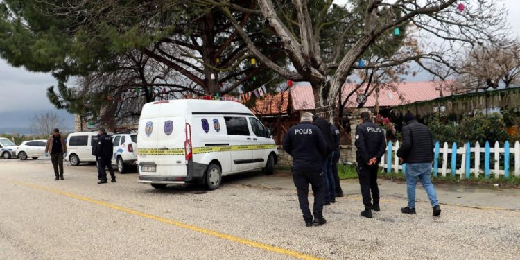 Eski Kuşadası Belediye Başkanı Kayalı’ya silahlı saldırı