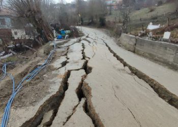 Heyelan nedeniyle 17 evde çökme tehlikesi