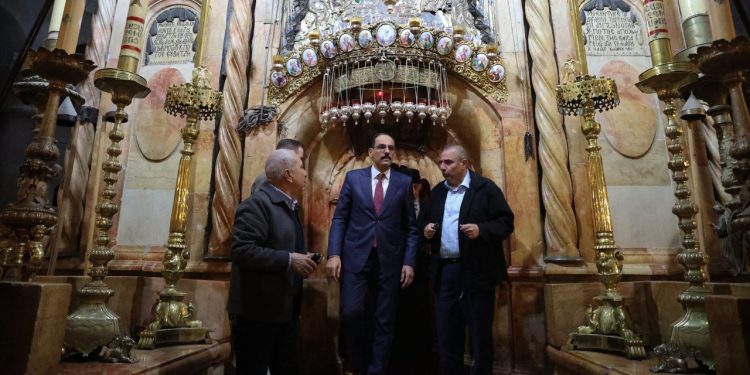 İbrahim Kalın Mescid-i Aksa ve Kıyamet Kilisesi’ni ziyaret etti