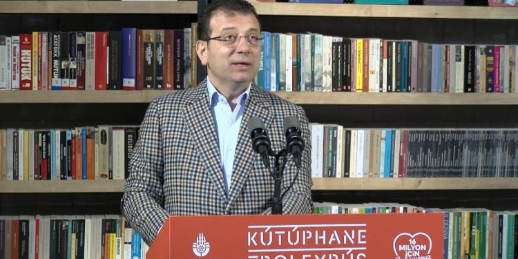 İmamoğlu, ‘Kütüphane Troleybüs’ün açılışını yaptı
