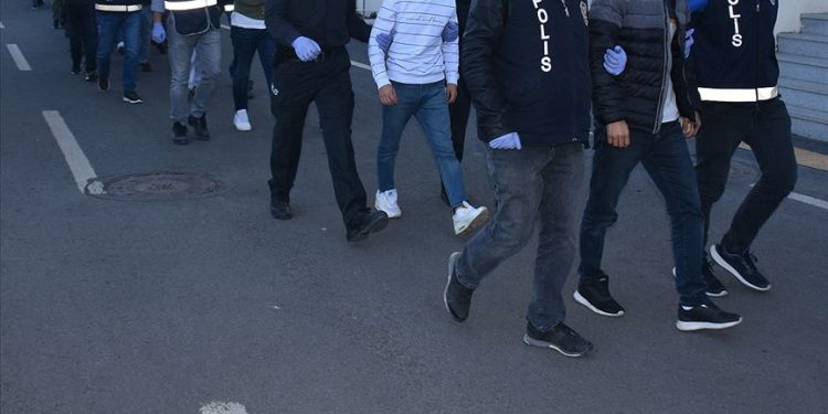 İstanbul merkezli 4 ilde tütün kaçakçılarına operasyon: 21 gözaltı