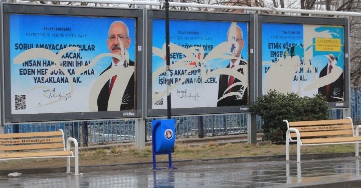 Kemal Kılıçdaroğlu’nun afişlerine saldırı