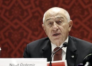 Nihat Özdemir’den yayıncılara gözdağı: Süper Lig Televizyonu kurarız