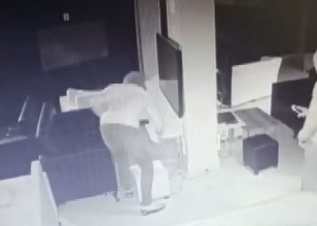 Oyun salonundan 200 bin liralık malzeme çaldılar