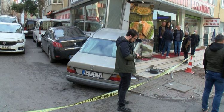 Polisten kaçan otomobil iş yerine daldı