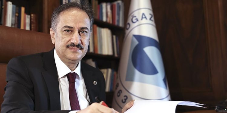 Rektör Naci İnci, ‘Boğaziçi Üniversitesi Geliştirme Vakfı’ kurdu