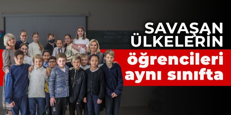 Savaşan ülkelerin öğrencileri aynı sınıfta