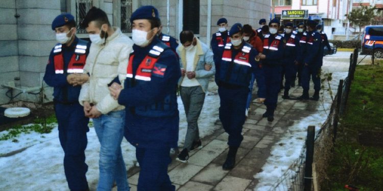 TIR şoförünün tüfekle yaralanmasında 9 şüpheliden 5’i tutuklandı