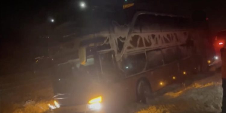 Ukrayna’ya giden 2 tahliye otobüsü Bulgaristan’da yoldan çıktı