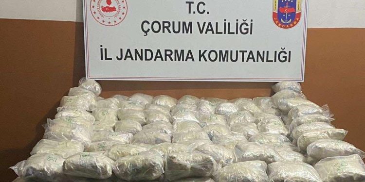 Yolcu otobüsünde 110 kilo eroin ele geçirildi