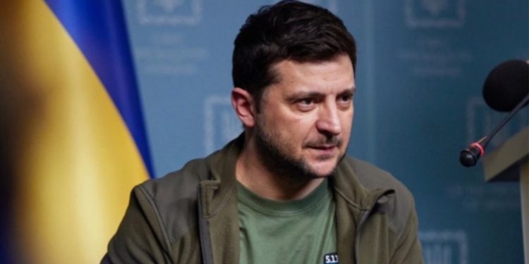 Zelenski: Kiev’de kalıyorum, saklanmıyorum, korkmuyorum