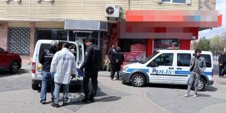 15 gündür kaldığı otel odasında ölü bulundu