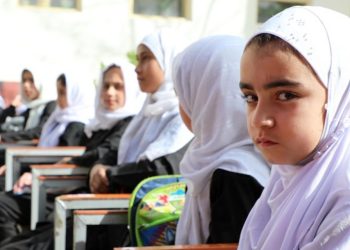 Afganistan’da kadınlar Taliban’ın eğitim kararı ardından sokaklara döküldü