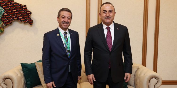 Bakan Çavuşoğlu, KKTC Dışişleri Bakanı Ertuğruloğlu ile görüştü