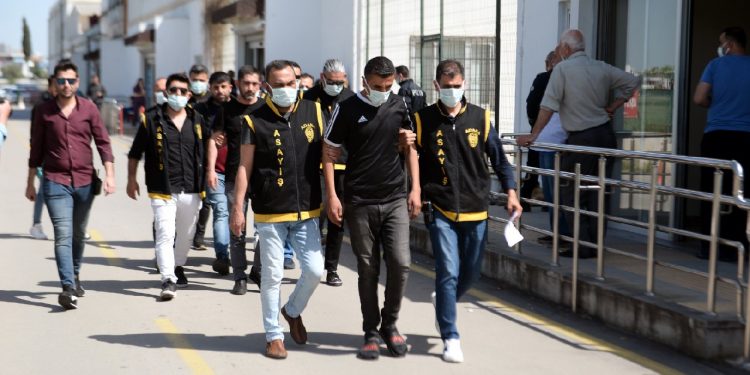 Belediye başkanına yumurtalı saldırıya 4 gözaltı