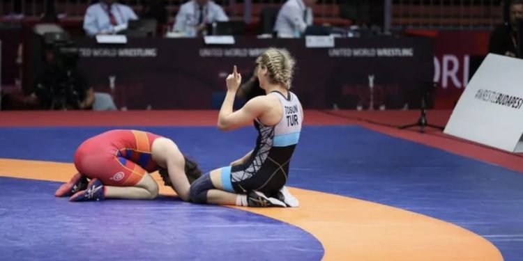 Buse Tosun Çavuşoğlu finalde