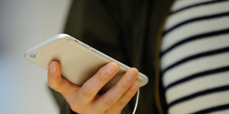 Cep telefonu tarifelerine yüzde 40 zam