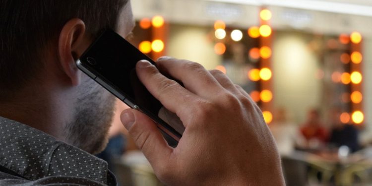 Cep telefonu tarifelerine yüzde 40 zam