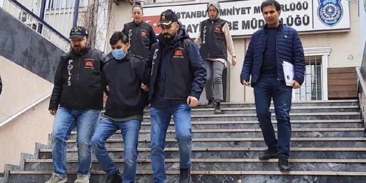 Çocuğunu ve eşini darbeden ağabeyini öldürdü