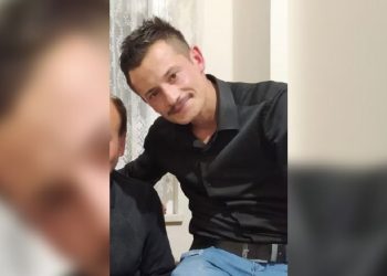 Eşini 51 yerinden bıçaklayarak öldürdü
