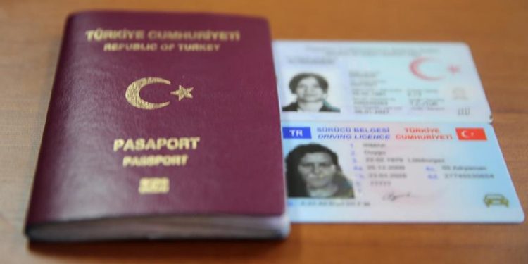 Gençler pasaport, defter, çıkış harcı ödemesin: Tavsiye vermekle olmaz, icraat gerekli