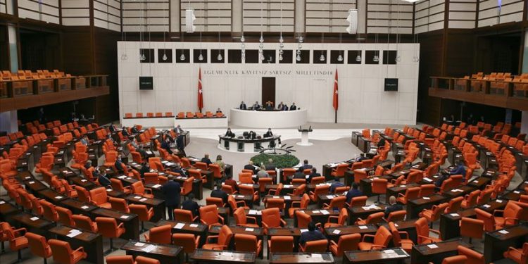 HDP’li ve DBP’li vekillerin dokunulmazlık dosyaları Meclis’te