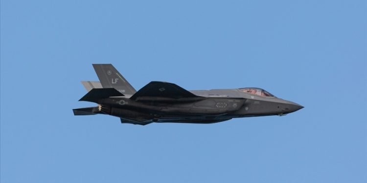 Kanada F-35 ile ilgili kararını verdi