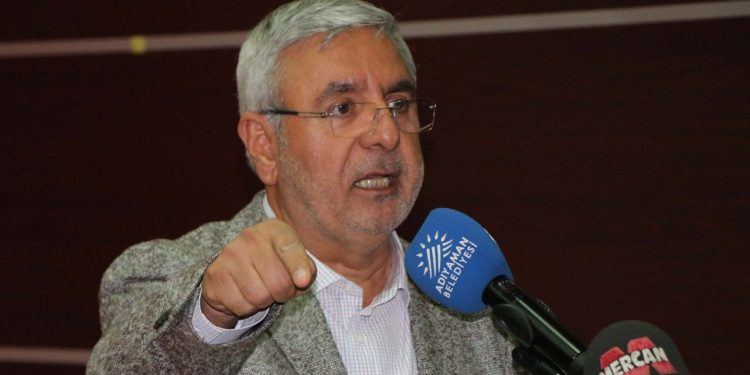 Mehmet Metiner’den MHP’den istifa eden Baki Ersoy’a destek