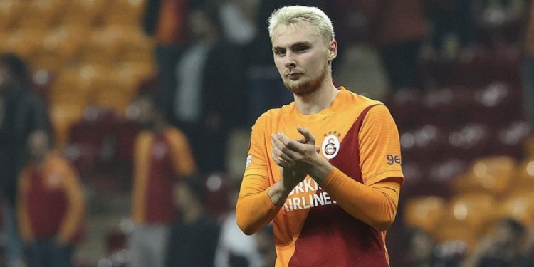 Nelsson: Sokağa yüzümü gizleyerek çıkıyorum