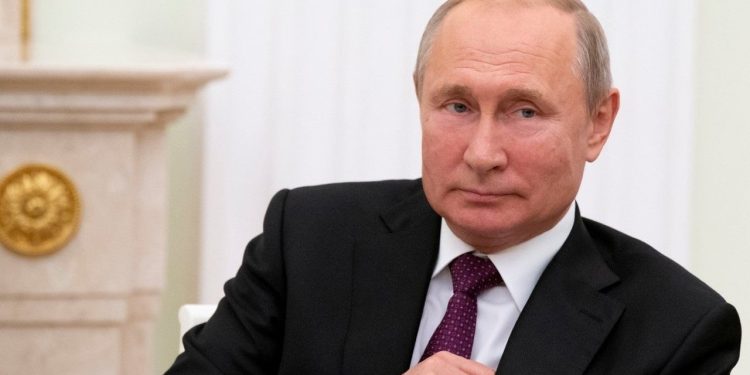 Putin: Doğalgaz ödemelerinde rubleye geçeceğiz