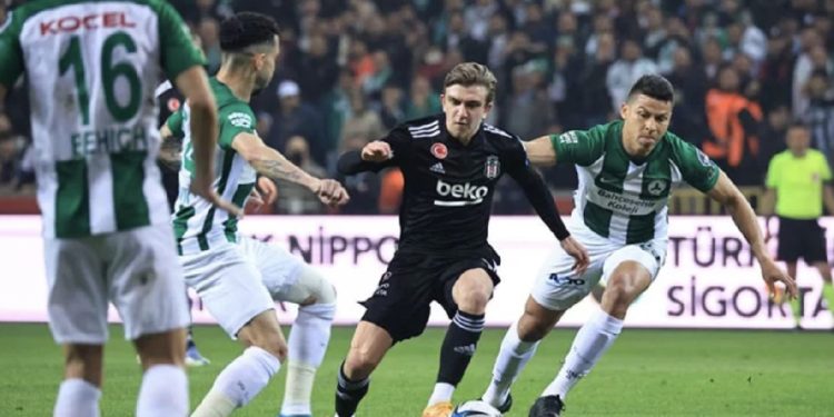 Rıdvan Yılmaz’dan tepki: Hakem 3 dakika uçak temizletti