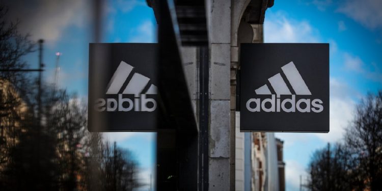 Adidas ‘üç şerit’ davasını kaybetti