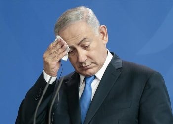 Bibi İçişleri Bakanını kovdu