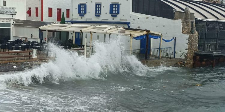 Bodrum’da yarın feribot seferlerine fırtına engeli
