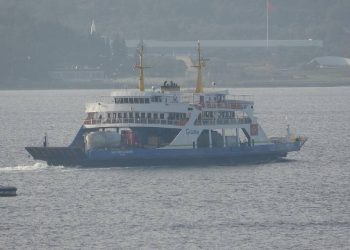 Feribot seferlerine ‘fırtına’ engeli