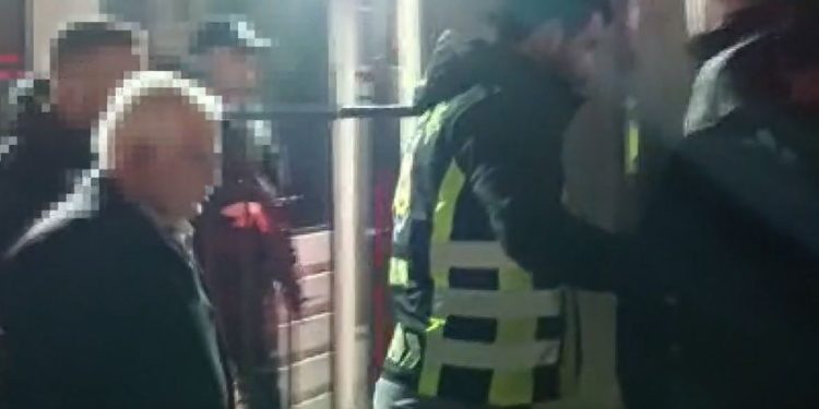 Halkın parasını çalan değnekçiler yakalandı