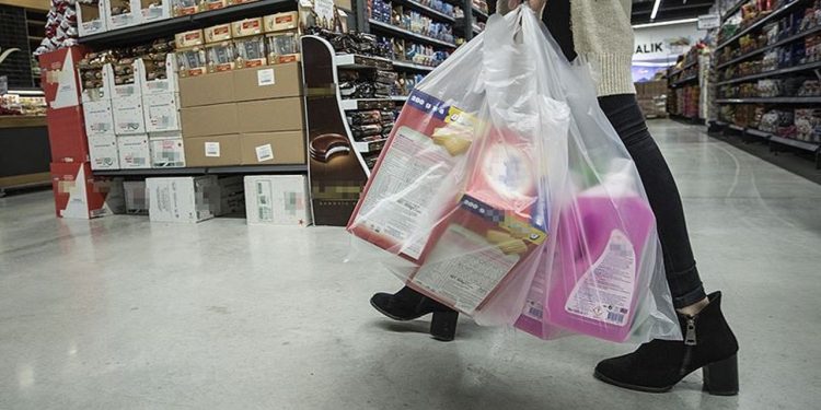 KKTC’de plastik poşet yasaklandı