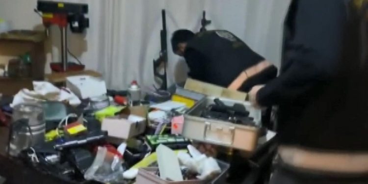 Küçükçekmece’de cephanelik çıktı