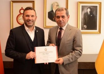 Okan Buruk ve Ayhan Akman Galatasaray üyesi oldu