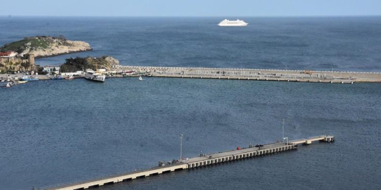 Rus gemisi Amasra Limanı’na çarptı