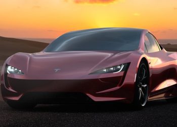 Tesla indirimde